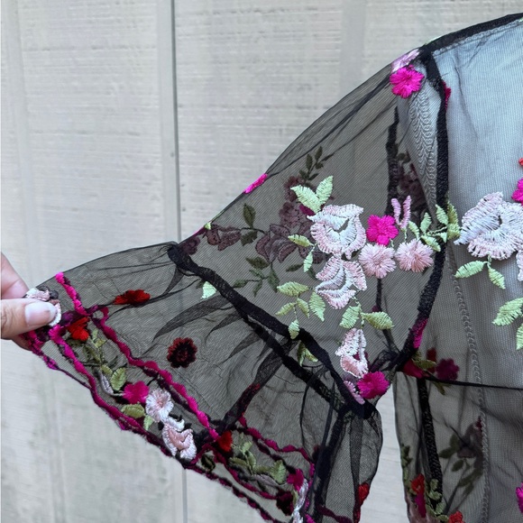 Elegant Sheer Floral Embroidered Blouse - Picture 4 of 7